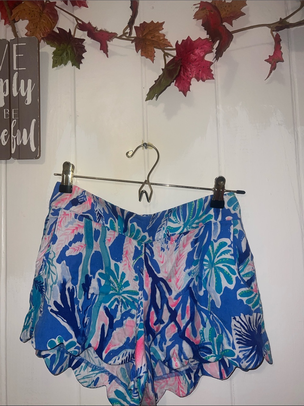 Lilly Pulitzer Blue Tropical Scallop-Hem High-Waist Shorts